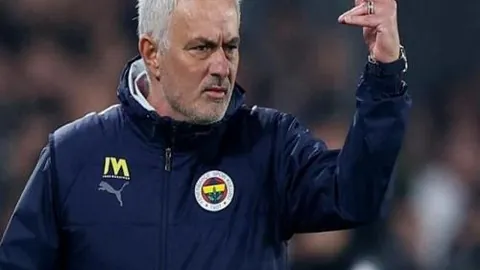 郑钦文澳网第二轮激战正酣